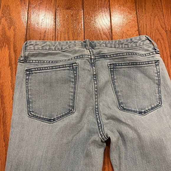 GAP Jeans with Vintage-Inspired Wash - Picture 5 of 6